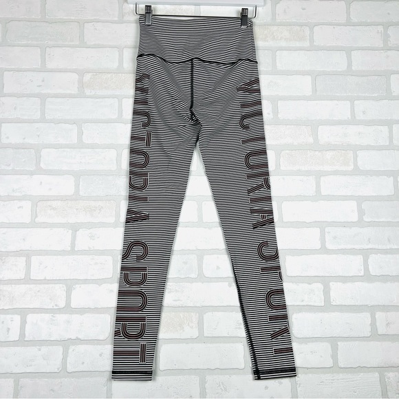 VICTORIA'S SECRET VICTORIA SPORT KNOCKOUT TIGHT SIZE XS LEGGINGS EUC - Picture 6 of 10
